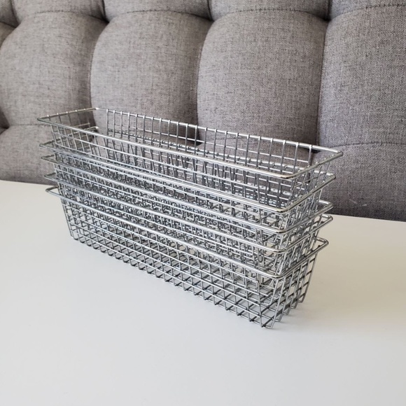 5 Stainless Steel Storage Containers - Picture 4 of 5